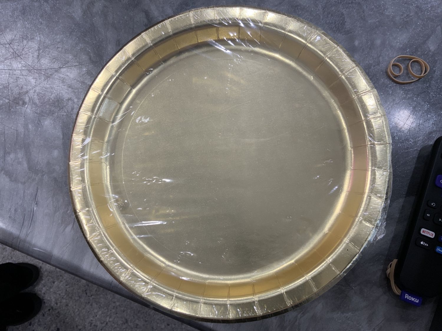 GOLD METALLIC PAPER PLATES