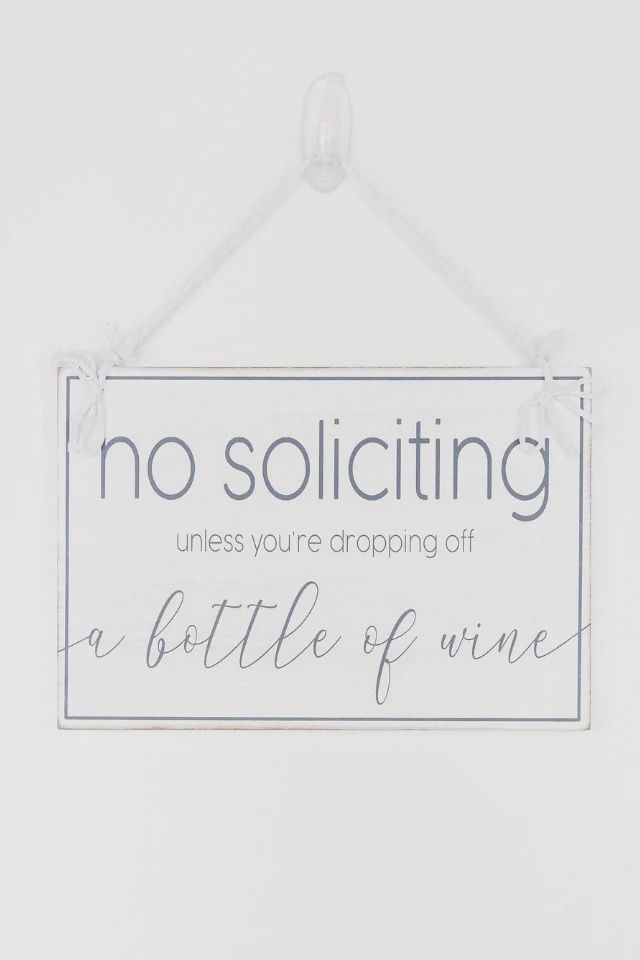NO SOLICITING SIGN