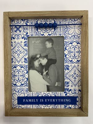 FRAME- FAMILY IS EVERYTHING
