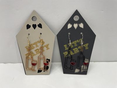 DANGLING WINE EARRINGS