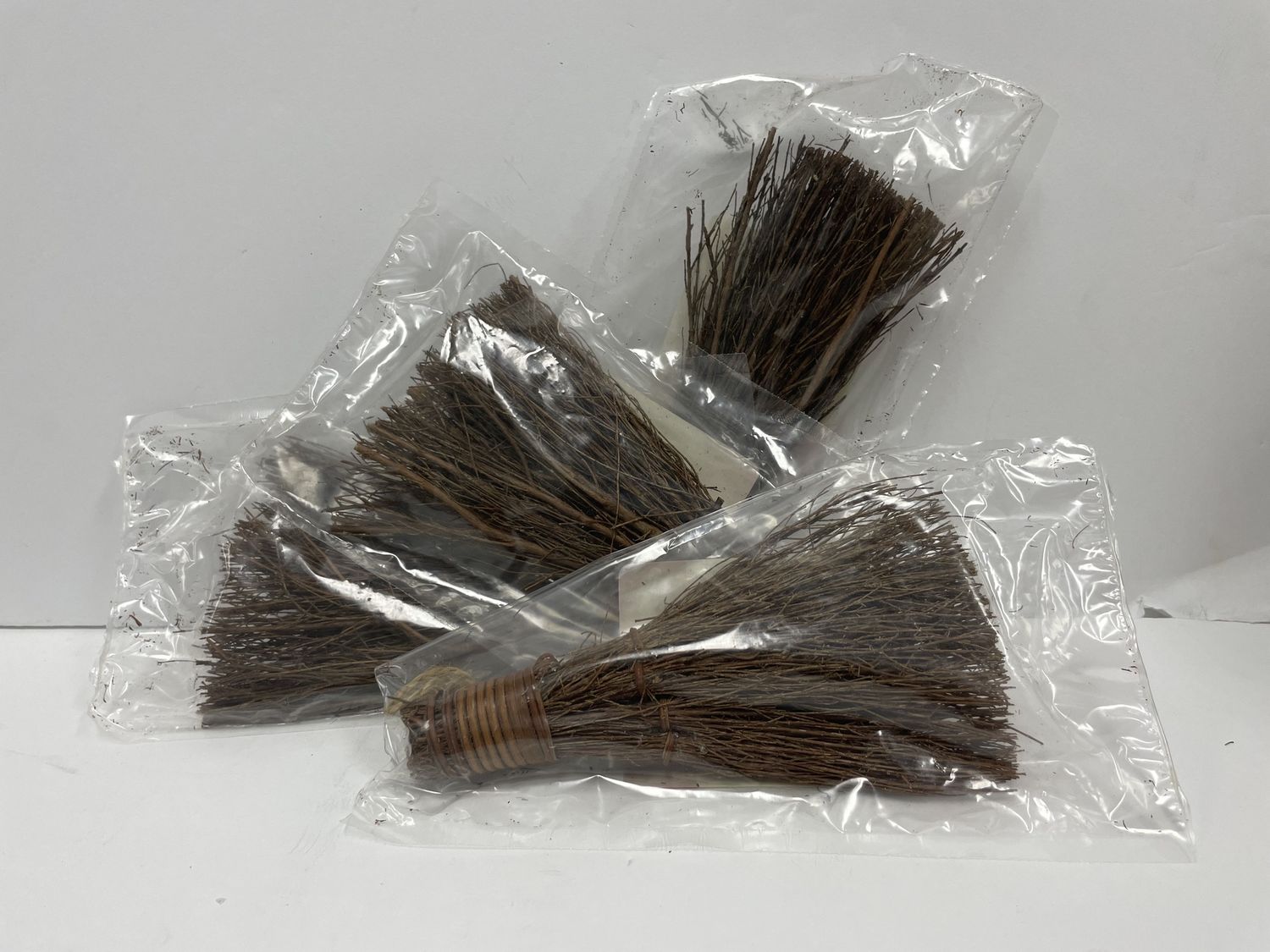 CINNAMON BROOM