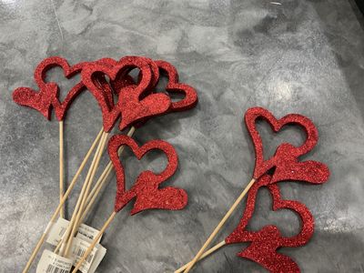 DOUBLE HEART RED GLITTER PICK