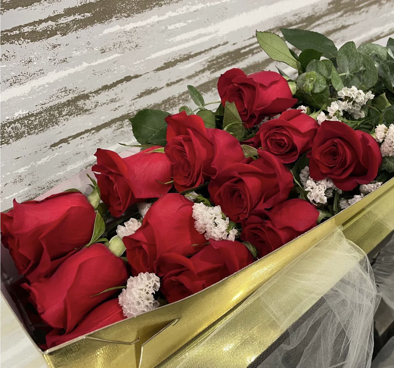 LONG STEMMED ROSE GOLD BOX