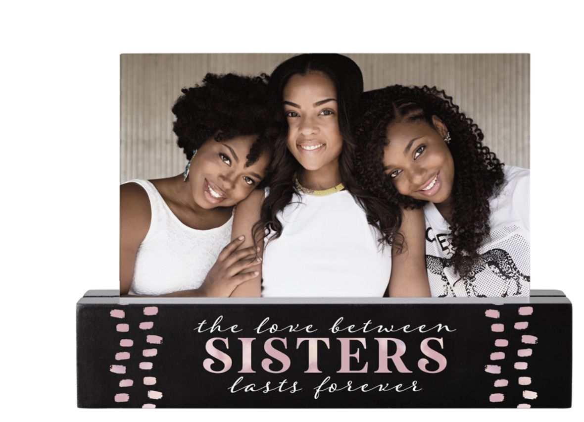 SISTERS-PHOTO BAR