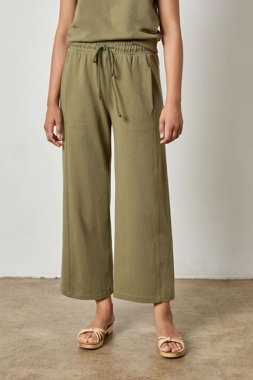 Seamed Wide Leg Pant