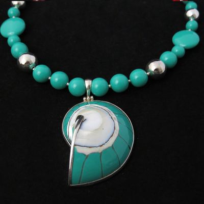 JJ NK-1300 Turquoise Beaded Necklace w/Turquoise Nautilus Shell