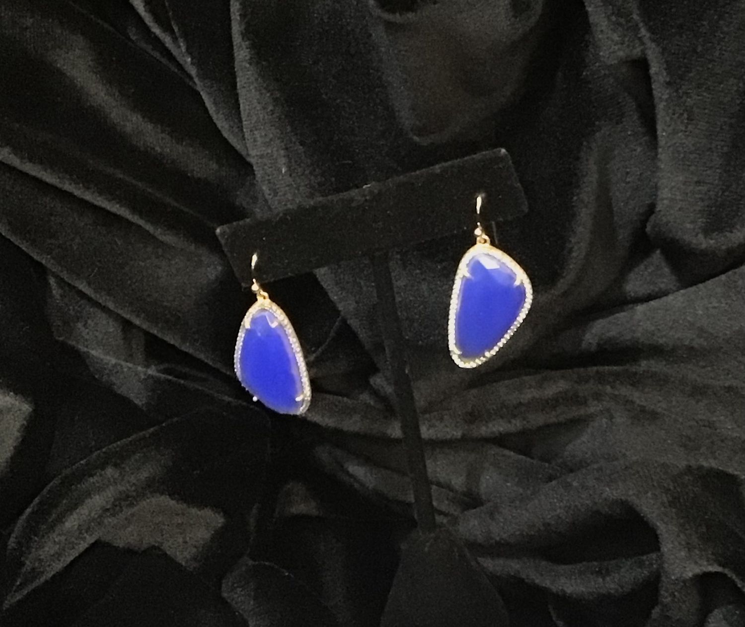 Tonobi Ear2422 Pave&#39; Bezel Around Blue Stone Gold Vermeil Hook Earrings
