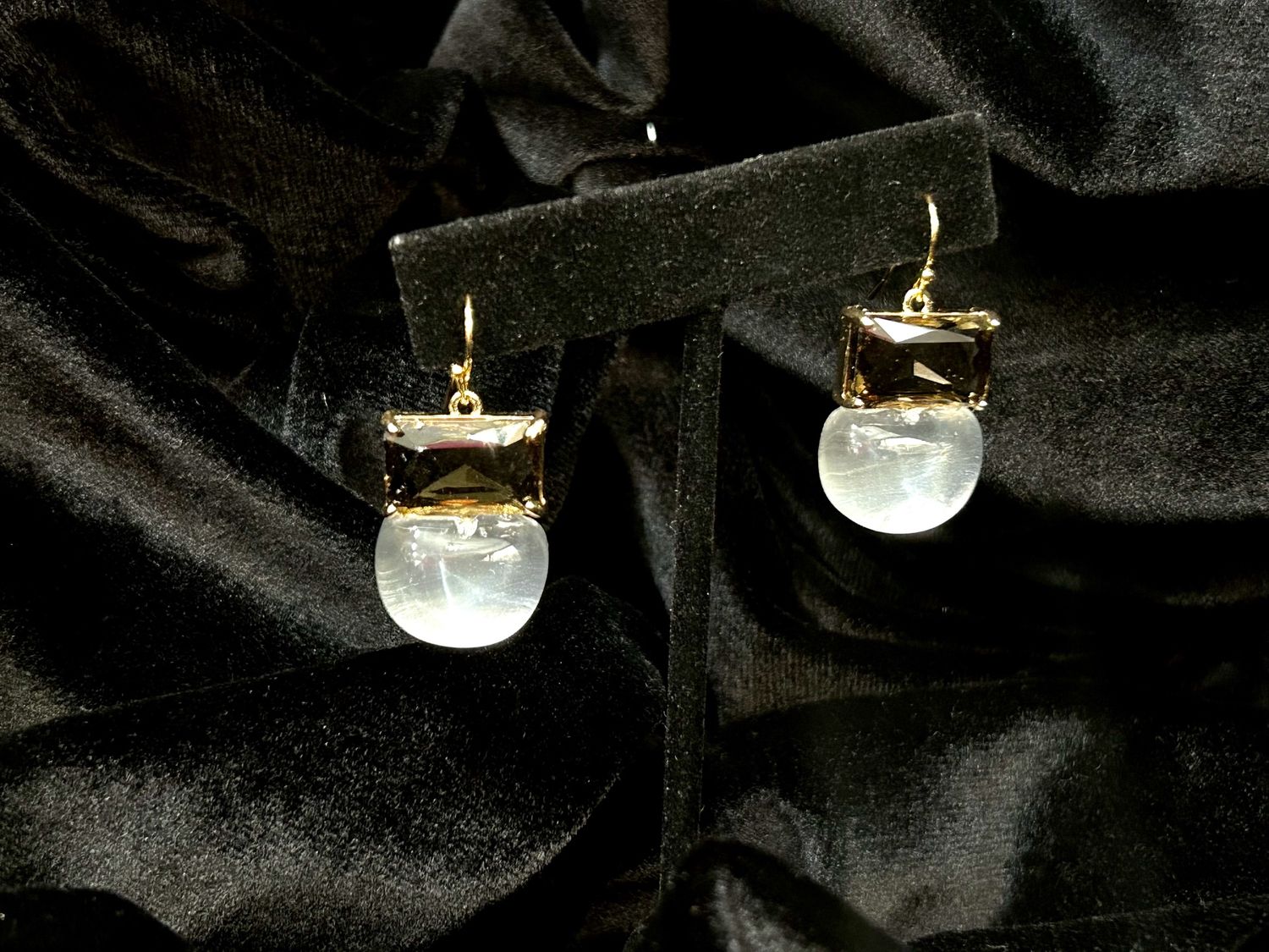 Tonobi Ear2418 Smoky Quartz Rectangle &amp; Clear Resin Bubble Gold Vermeil Hook Earrings