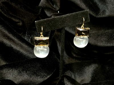Tonobi Ear2418 Smoky Quartz Rectangle &amp; Clear Resin Bubble Gold Vermeil Hook Earrings