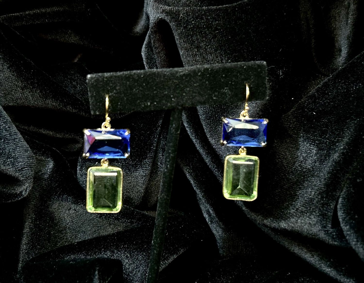 Tonobi Ear2441 Royal Blue Crystal &amp; Green Crystal Rectangle Drop Gold Vermeil Hook Earrings