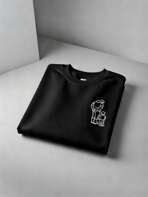 Sweater  KING / QUEEN met lijntekening geborduurd