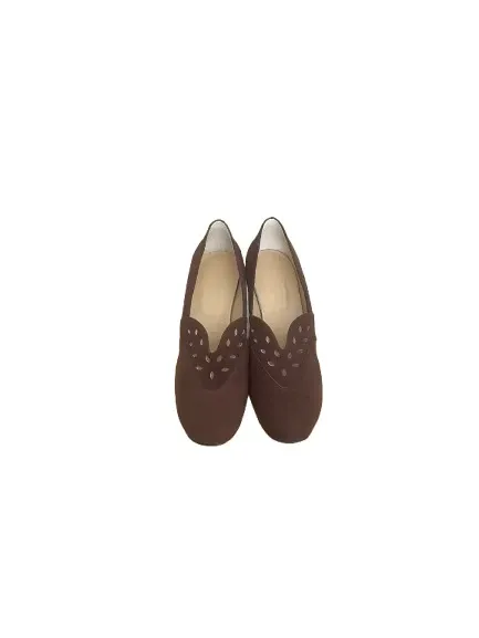 Scarpe camoscio marroni .