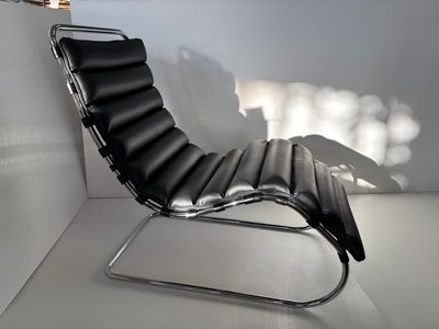 Poltrona sdraio Ludwig Mies Van der Rohe - Replica