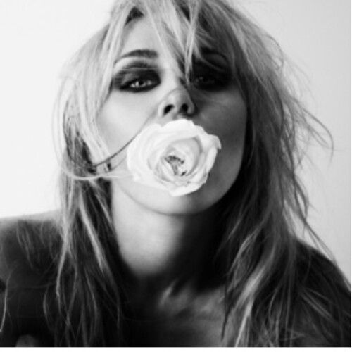 PRE-SALE - MILEY [Miley Cyrus] - Bass Persuades [IEX, Red] - Rock