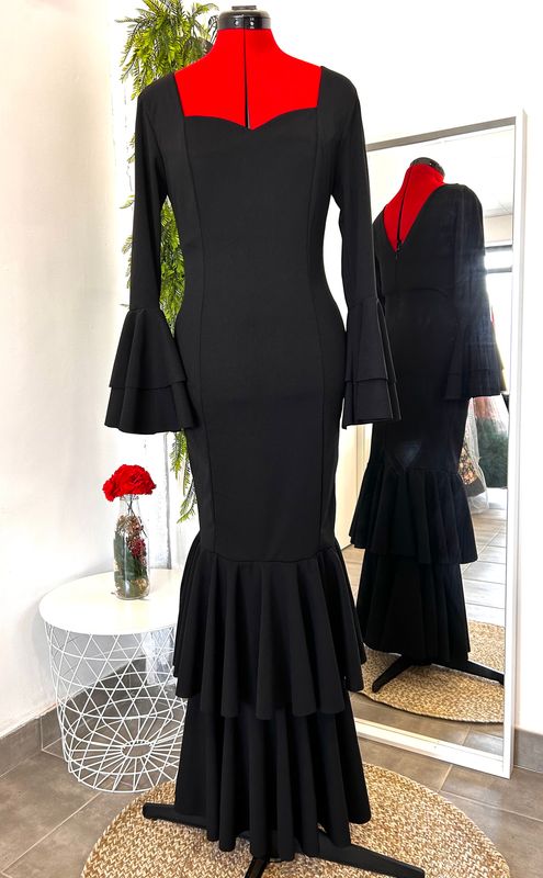 Vestido escote corazón NEGRO