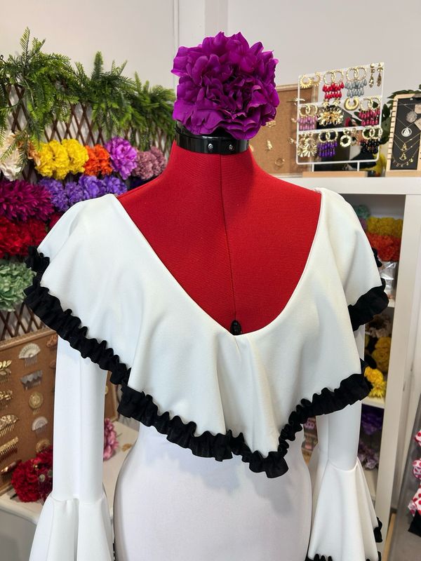 Vestido cuello+carruchas ByN