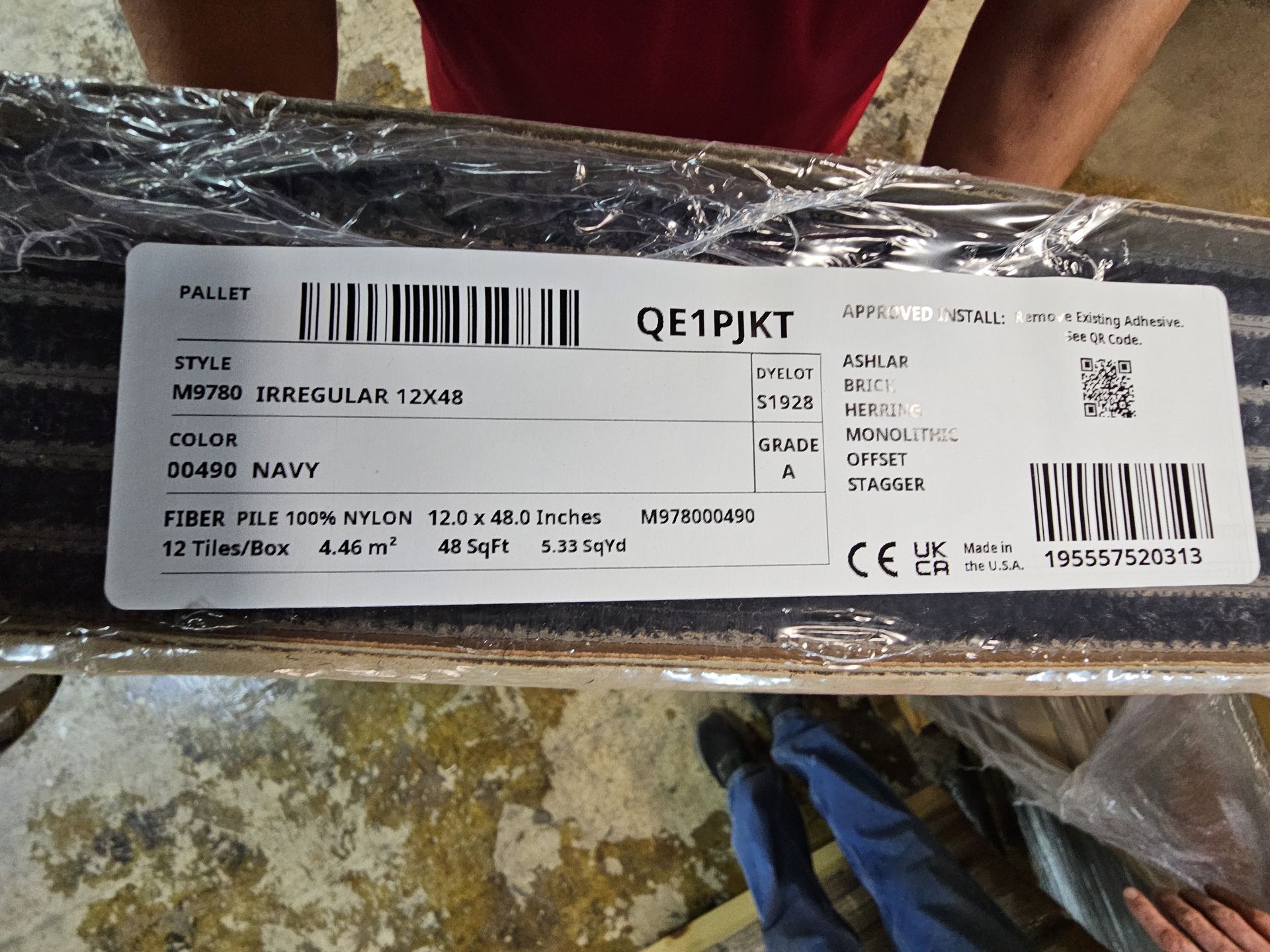 Irregular Carpet Tile- Navy