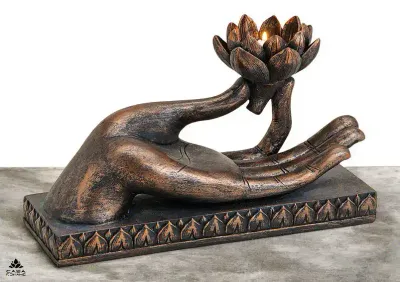 Buddha Hand mit Teelichthalter