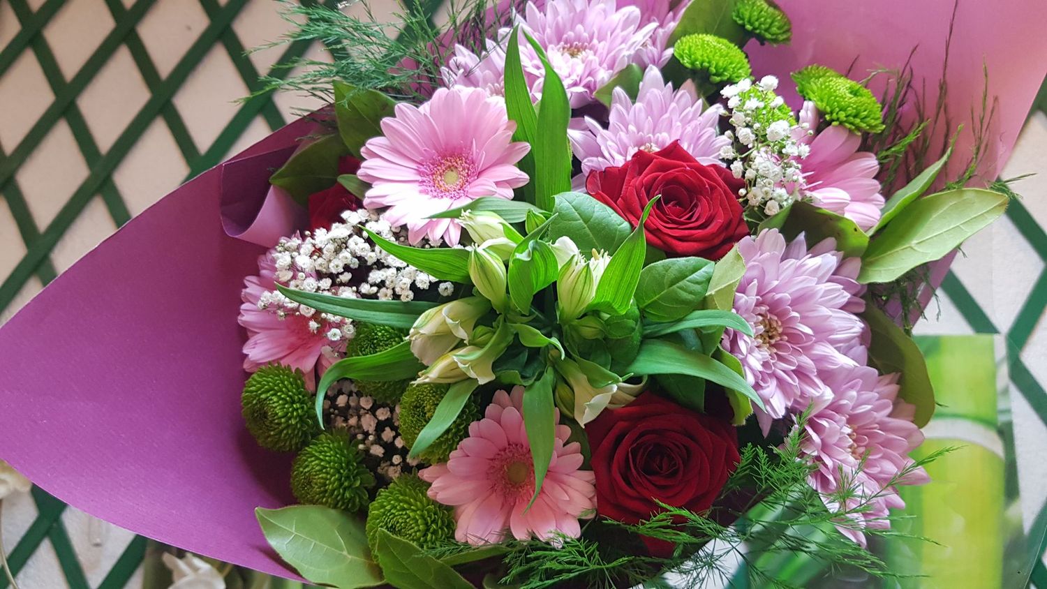 Bouquet du fleuriste rose et rouge