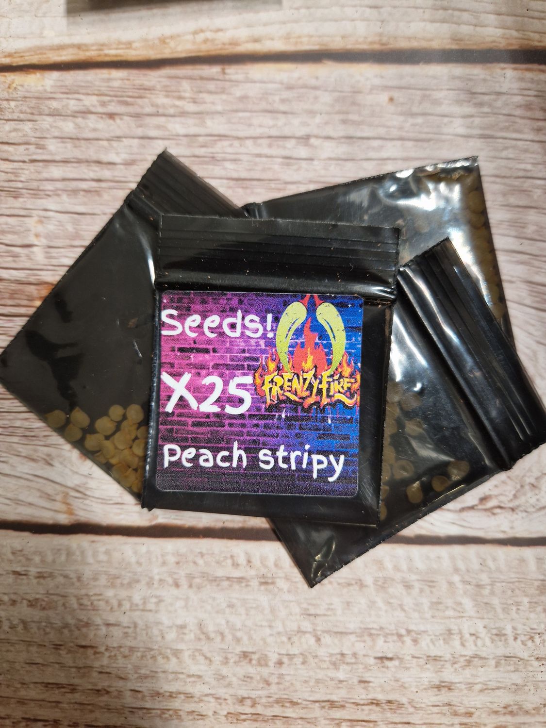 Peach stripy seeds