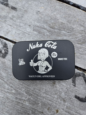 💙 NEW Vault Girl Laser Engraved Tin + 5 Nuka Cola Caps 💙