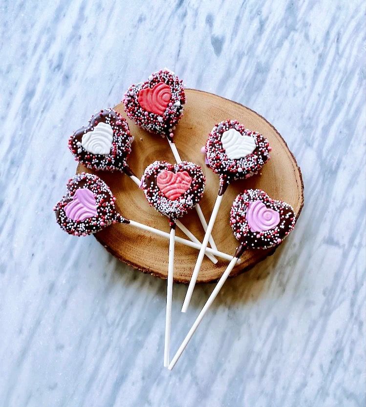 heart shaped cake pops