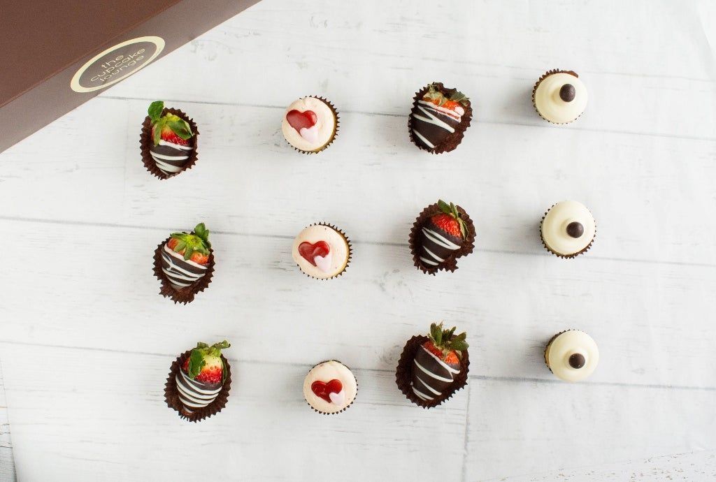 valentine&#39;s minis &amp; strawberries