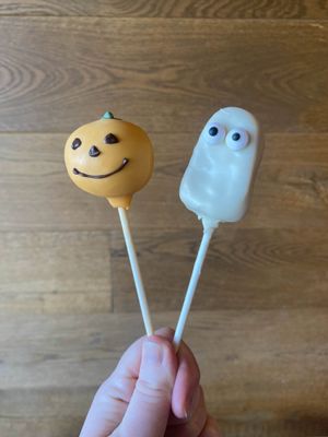Halloween Cake Pops