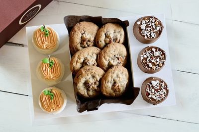 The Harvest Cupcakes &amp; Cookies Box