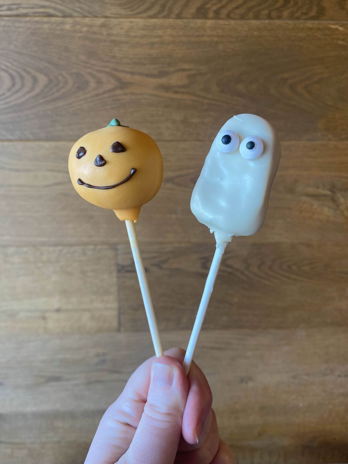 Halloween Cake Pops