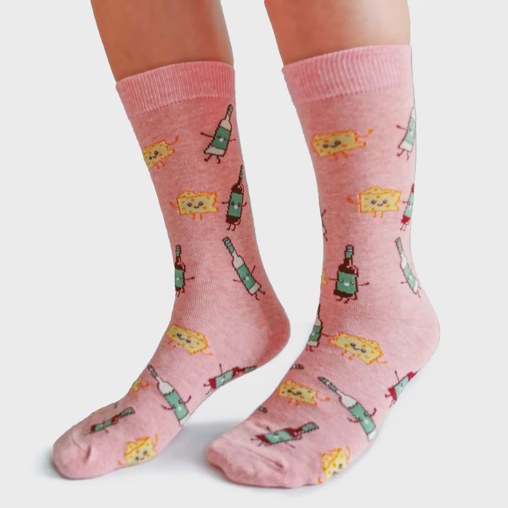 2179 - WOMEN&#39;S SOCKS - WINE HEARTS CHEESE