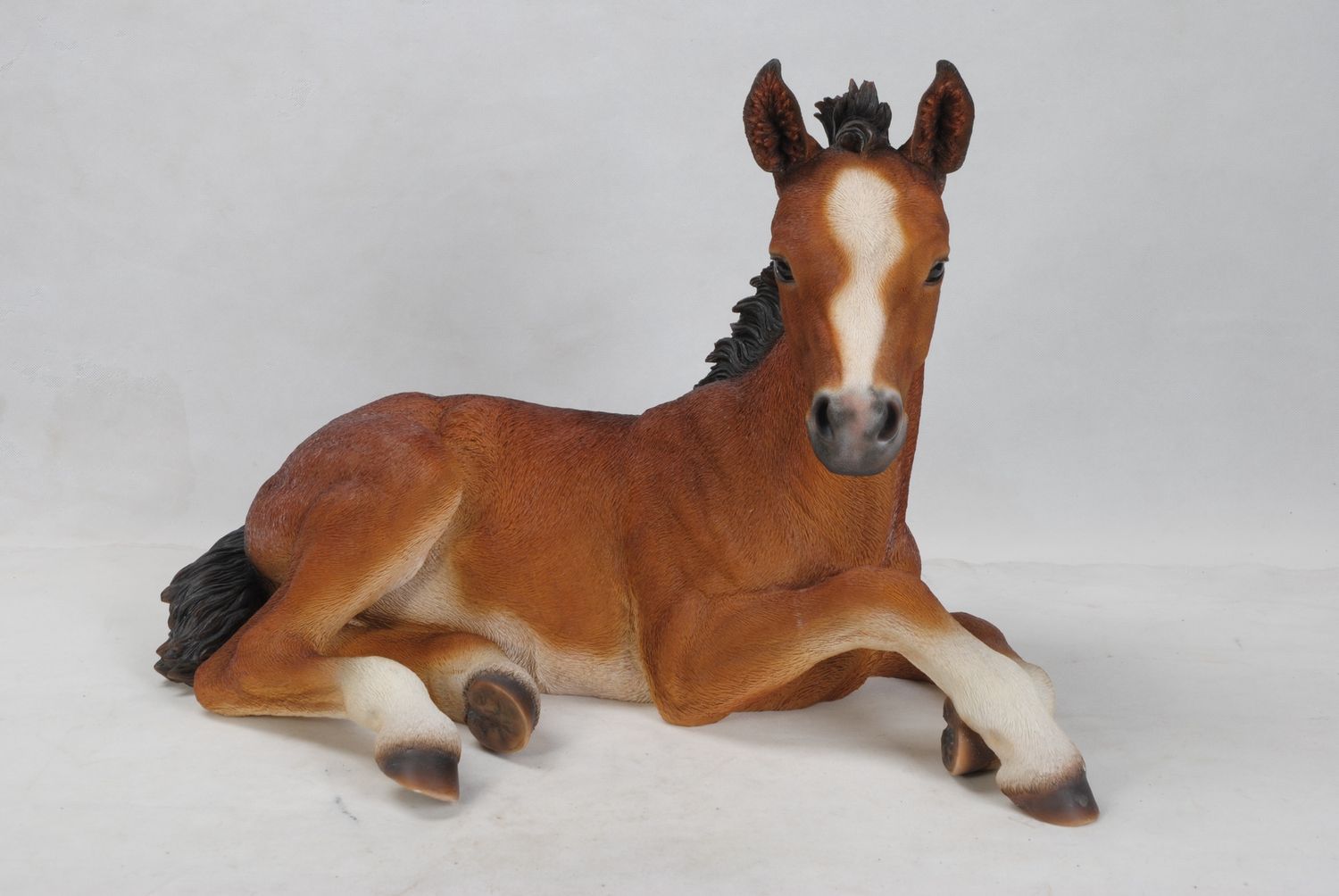 87715-L - HORSE COLT LAYING DOWN - LARGE / 16.75&quot; H