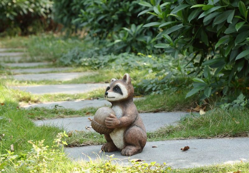 75638-B - RACCOON HOLDING ACORN / 11.75" H