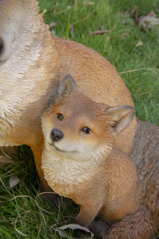 87719-F - MOTHER AND BABY FOX SITTING / LARGE 16.14" H