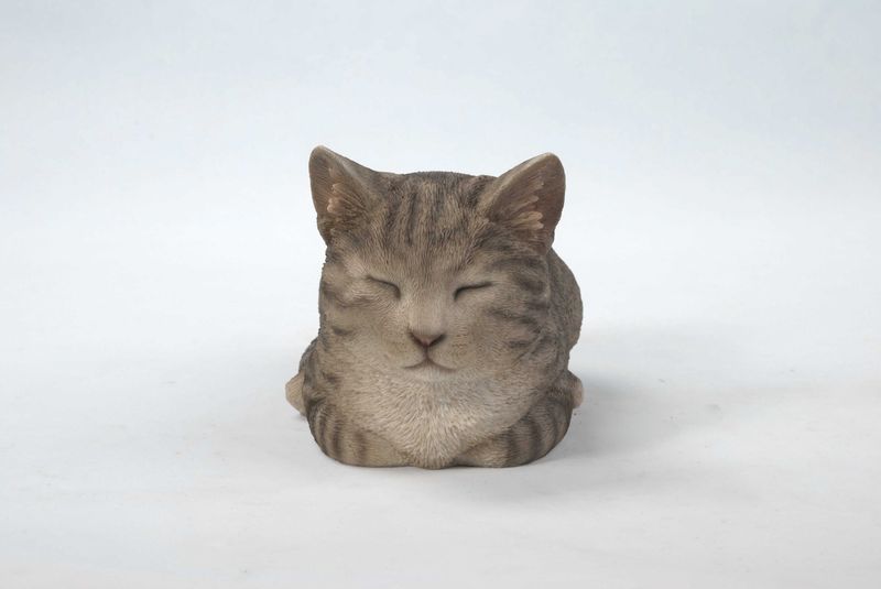 87729-C - CAT SLEEPING - GREY TABBY / 5&quot; H
