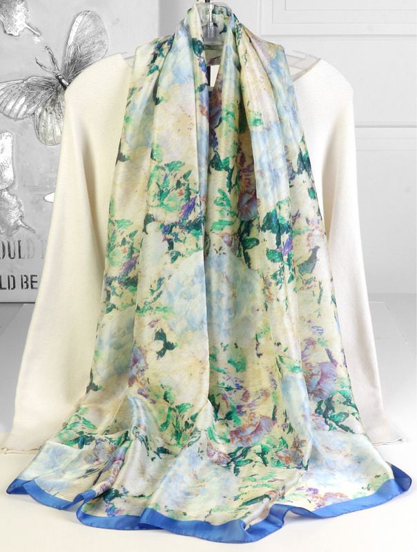 SF210256 - SILK FEEL SCARF - LILAC GARDEN
