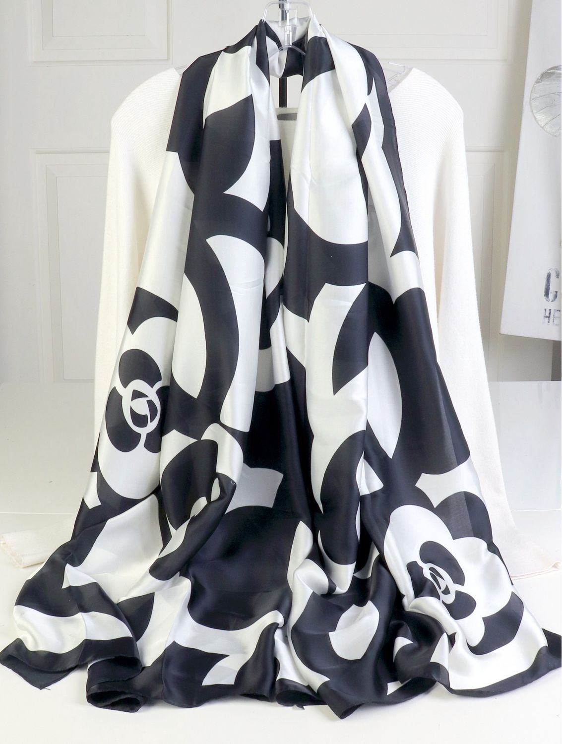 SF210237 - SILK FEEL SCARF - SPRING