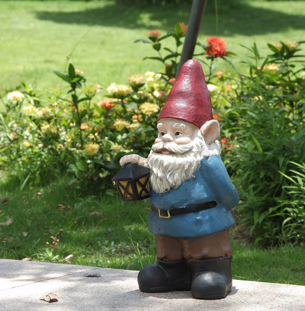 75616-C - GNOME W/LANTERN / 18.25&quot; H