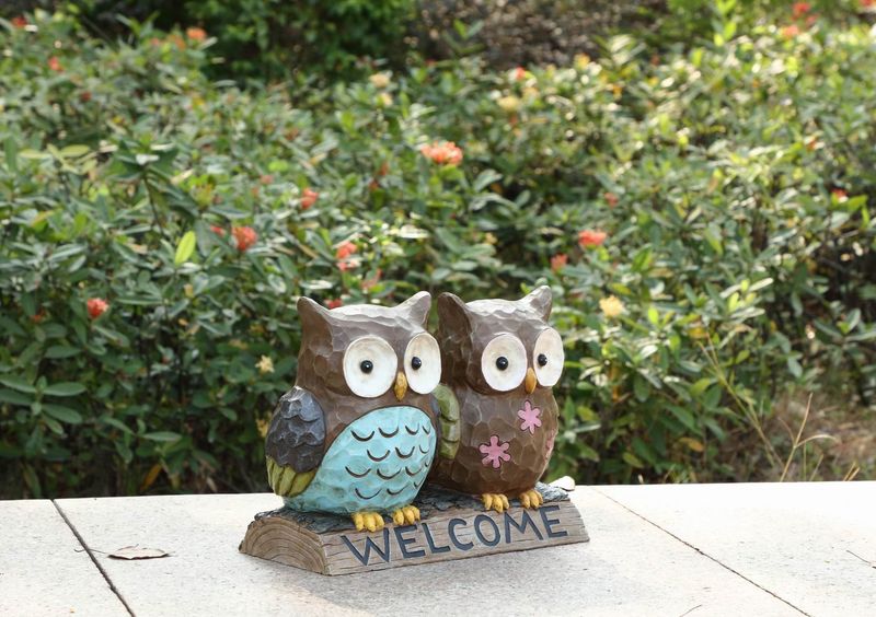 75618-E - OWL COUPLE W/WELCOME SIGN / 10.38&quot; H