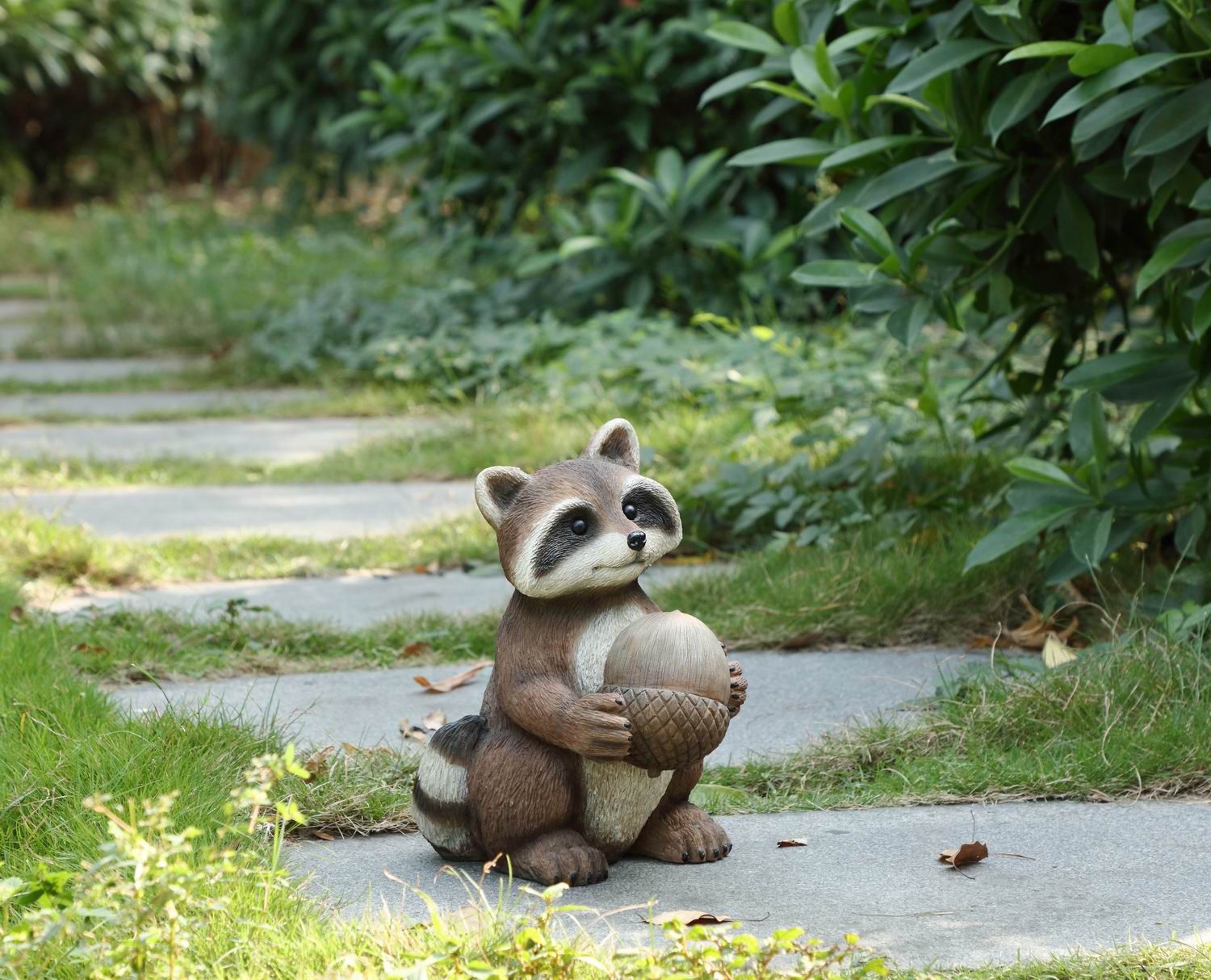 75638-B - RACCOON HOLDING ACORN / 11.75&quot; H