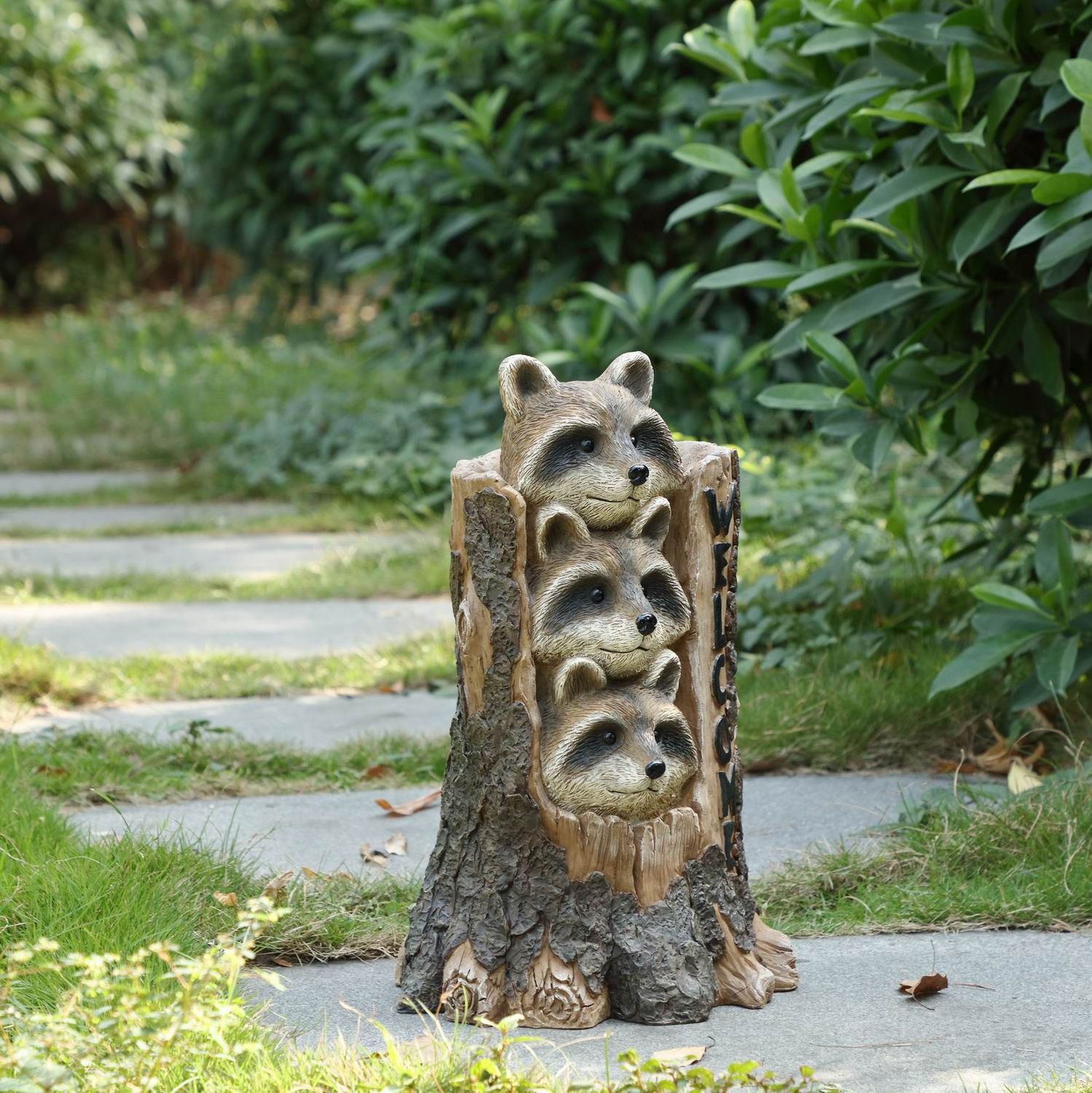 75638-A - RACCOONS BY TREE TRUNK W/WELCOME SIGN / 17&quot; H