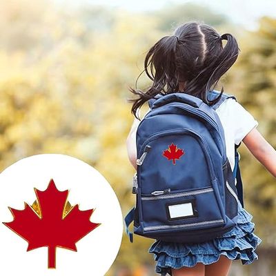MAPLE LEAF PIN - GOLD