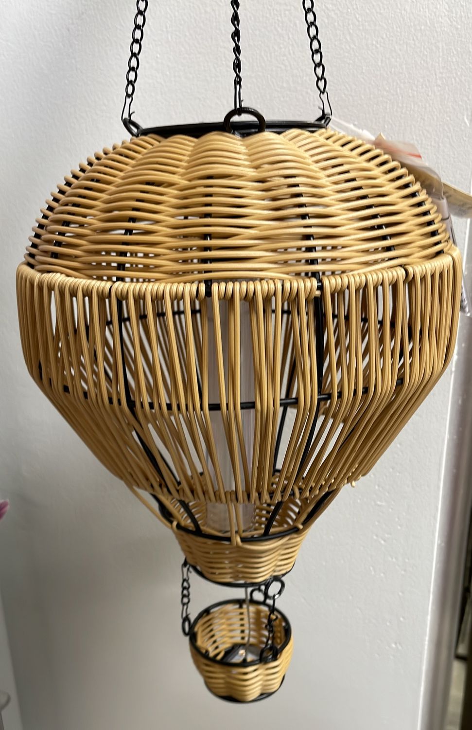 13964 - WICKER HOT AIR BALLOON SOLAR LANTERN