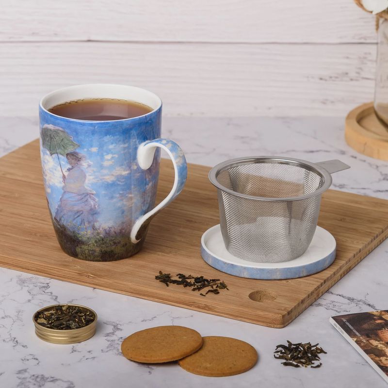 MC020146 - MONET/WOMAN WITH PARASOL - TEA MUG W/INFUSER &amp; LID