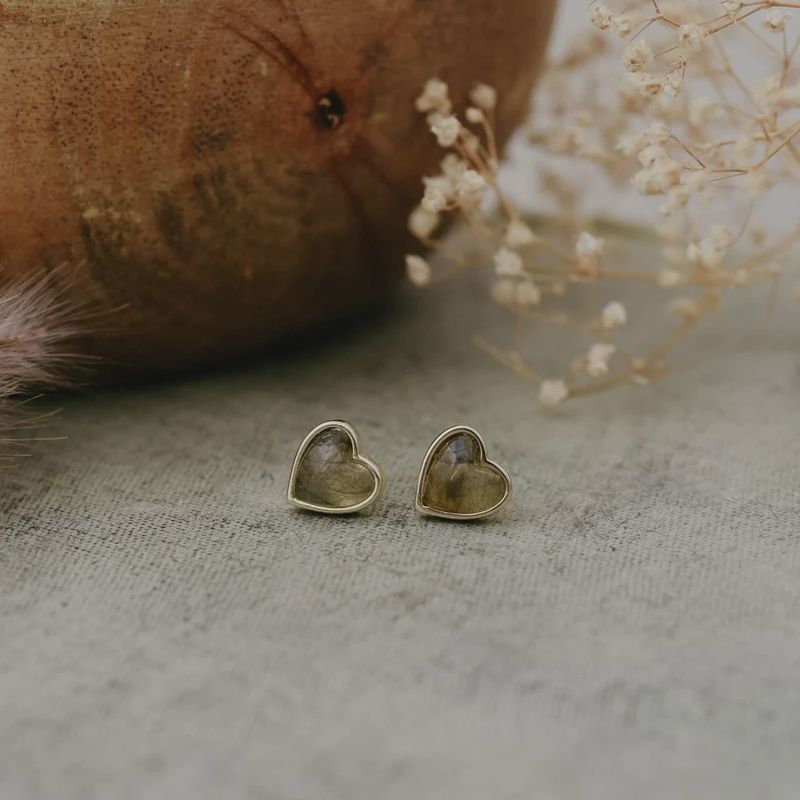 HEARTSTONES-G-LAB - HEART OF STONE STUDS-GOLD-LABRADORITE