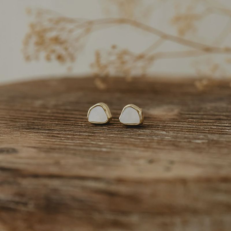 FLECKS-G-MOP - FLECK STUDS-GOLD-MOTHER OF PEARL