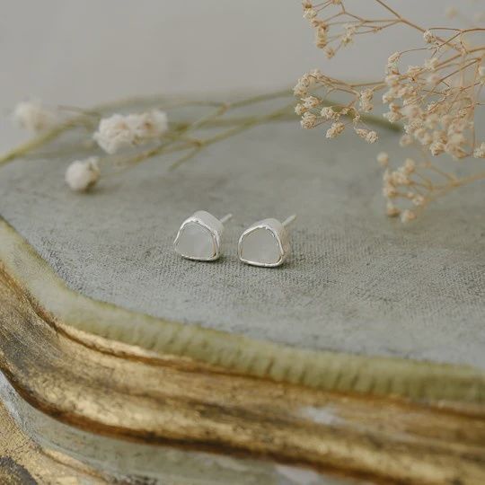 FLECKS-S-MOP - FLECK STUDS-SILVER-MOTHER OF PEARL