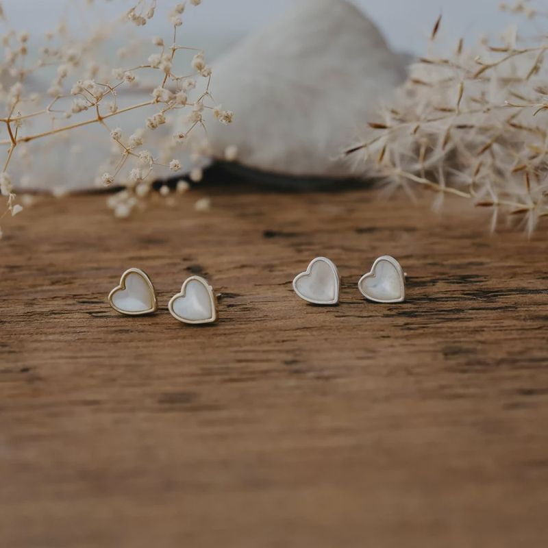 HEARTSTONES-G-MOP - HEART OF STONE STUDS-GOLD-MOTHER OF PEARL