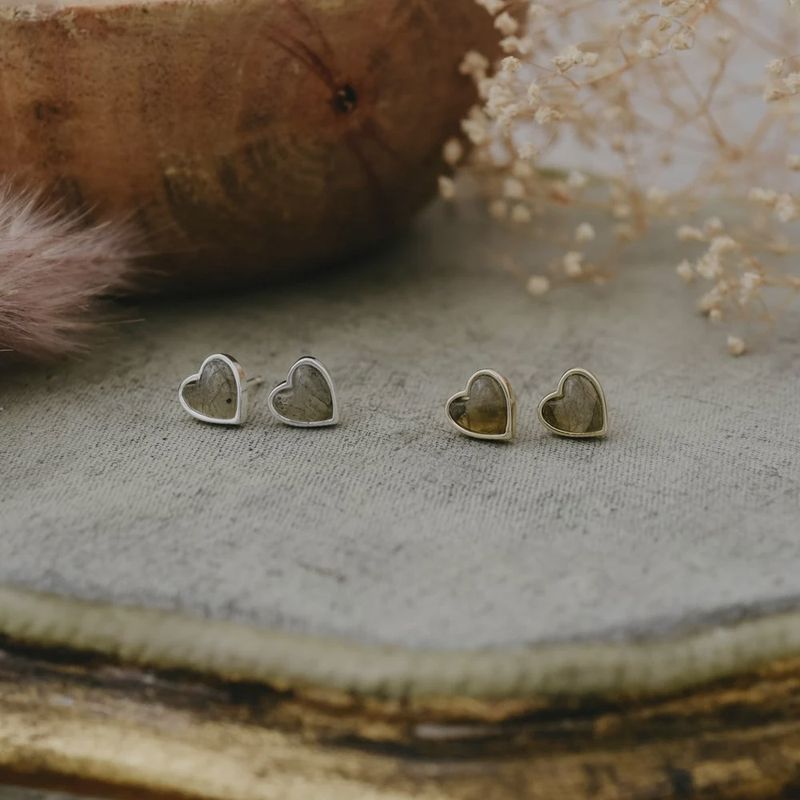 HEARTSTONES-G-LAB - HEART OF STONE STUDS-GOLD-LABRADORITE
