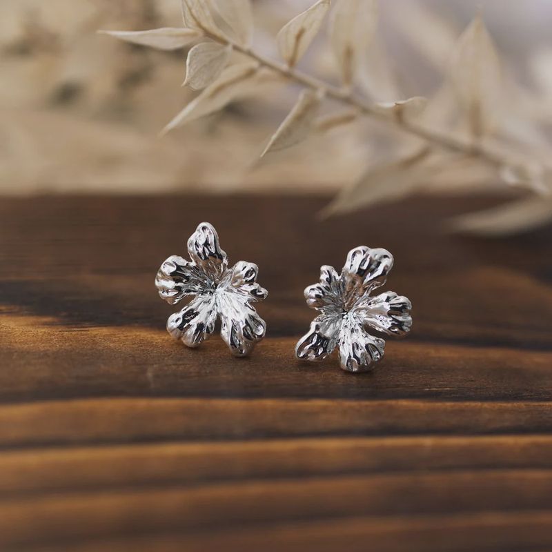 HIBISCUSS-S - HIBISCUS STUDS-SILVER